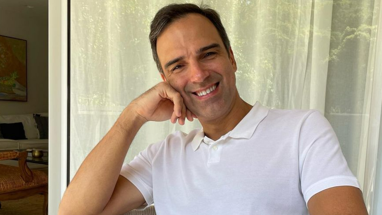Tadeu Schmidt desabafa sobre o jornalismo no Dia da Liberdade de Imprensa: ”Orgulho da profissão que segui”