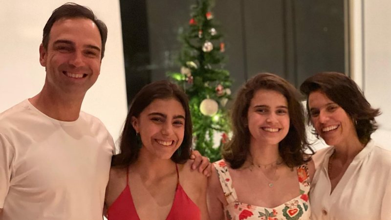 Tadeu Schmidt relembra clique junino com as filhas, Valentina e Laura
