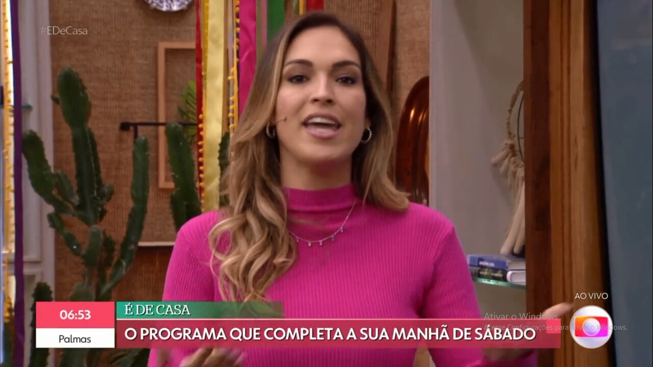 Talitha Morete pede desculpas ao vivo após erro no último ‘É de Casa’