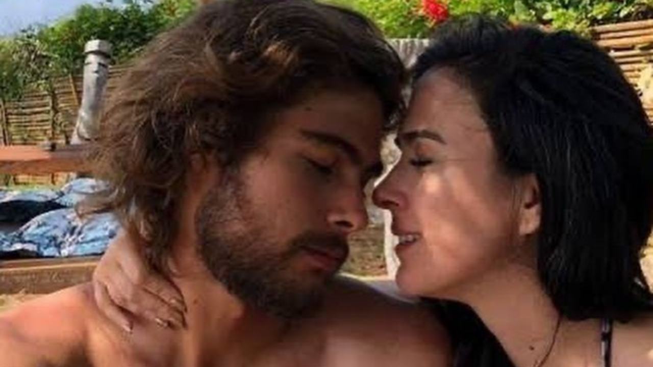 Após ser criticada pela falta de romantismo em sua declaração, Tatá Werneck mostra o presente que deu para Rafa Vitti: ”Quem é a fofa agora?”