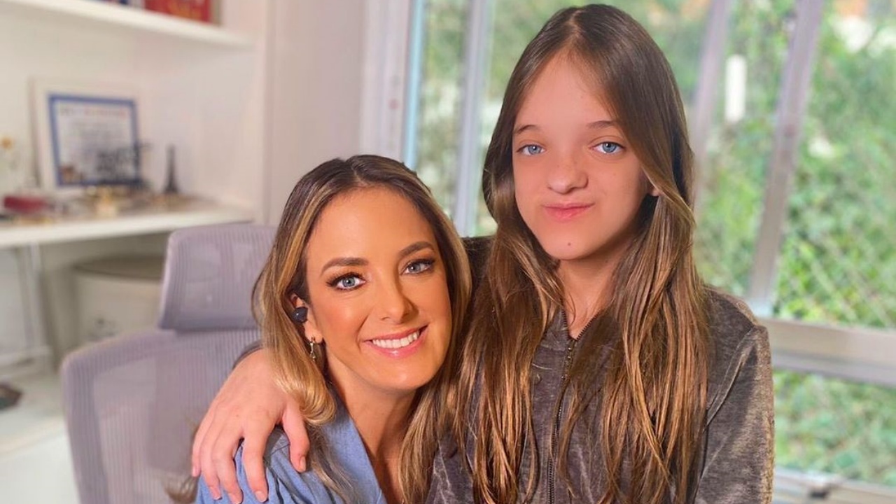 Ticiane Pinheiro revela que corta cabelo da filha, Rafa Justus: “Só confia em mim”