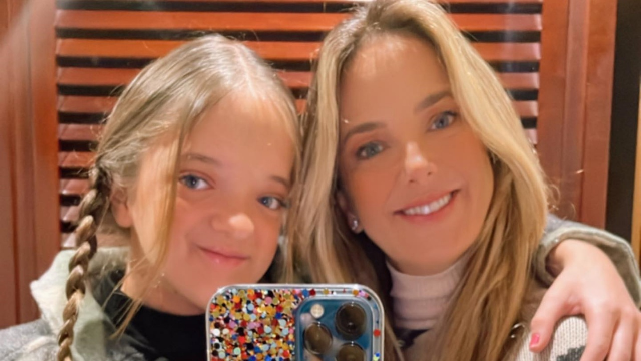 No Ceará, Ticiane Pinheiro passeia de cavalo com a filha mais velha
