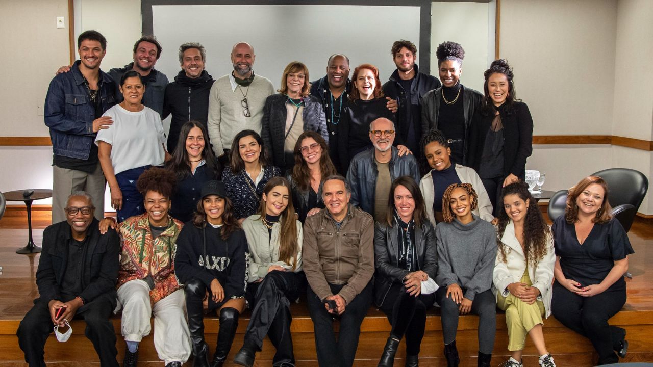 Jade Picon surge ao lado do elenco de ‘Travessia’, próxima novela da Globo
