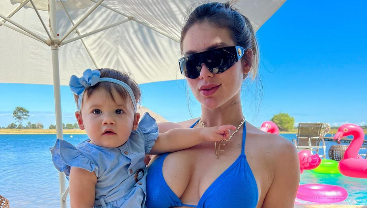 Grávida pela segunda vez, Virginia Fonseca curte piscina com filha mais velha: ”Com minhas Maria’s”