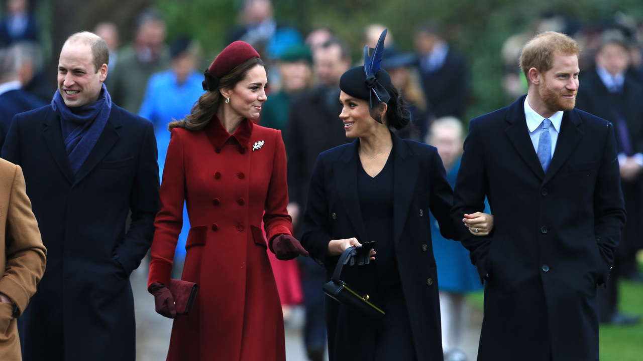 Príncipe William e Kate Middleton se sentam longe de Príncipe Harry e Meghan Markle em missa do Jubileu de Platina