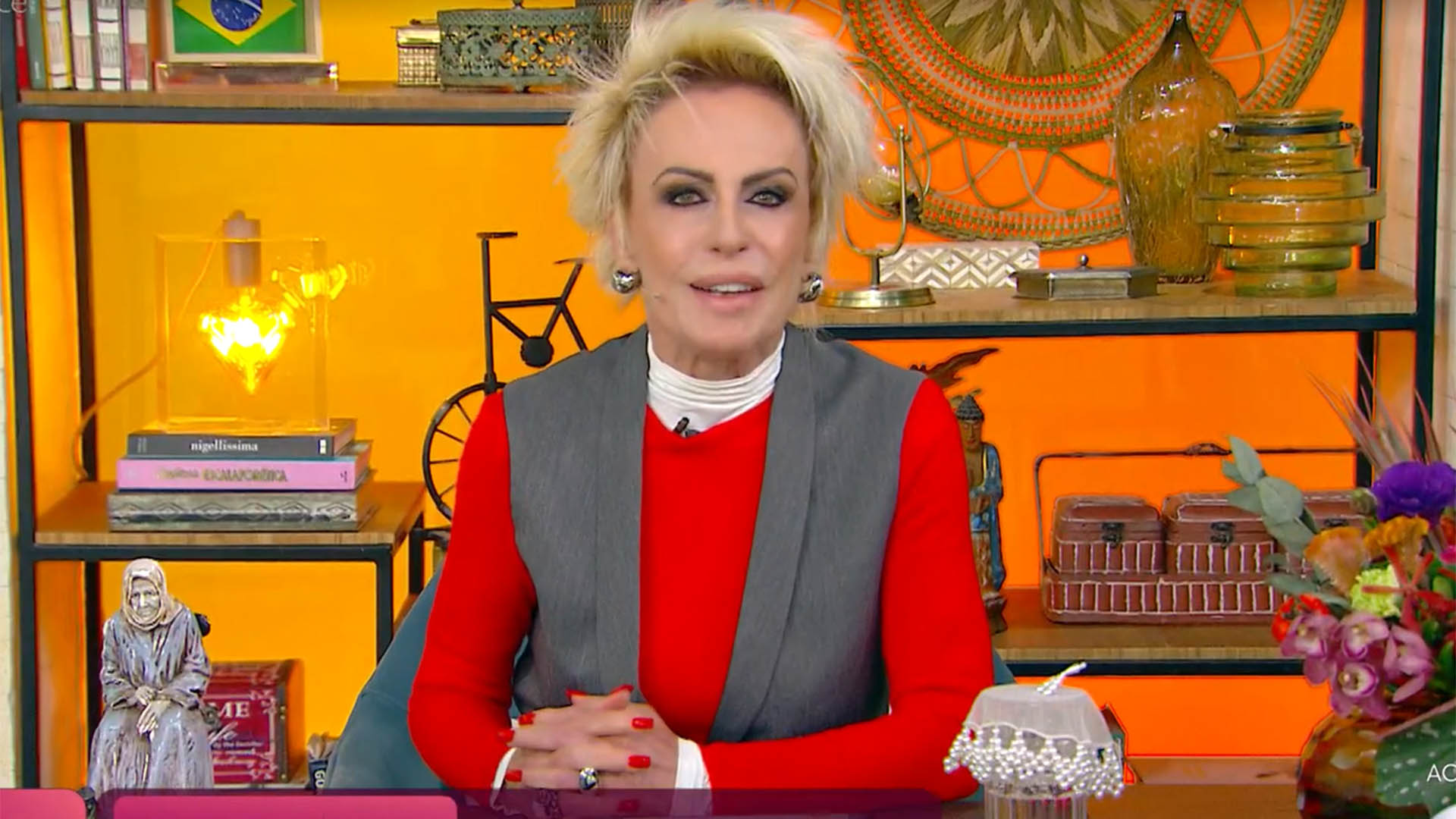 Ana Maria Braga surge com o neto caçula em nova foto