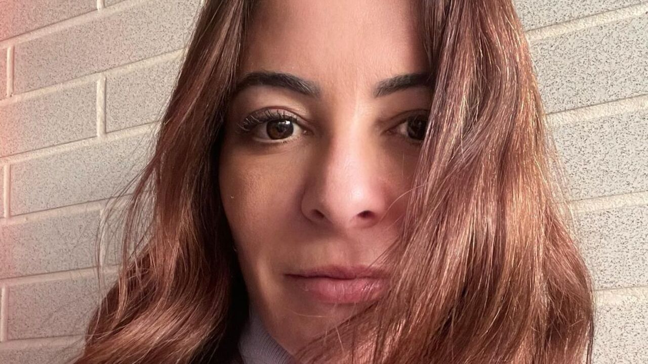 Aos 56 anos, Ana Paula Padrão posa de maiô e manda recado: ”Nunca fui só aquela pessoa séria”