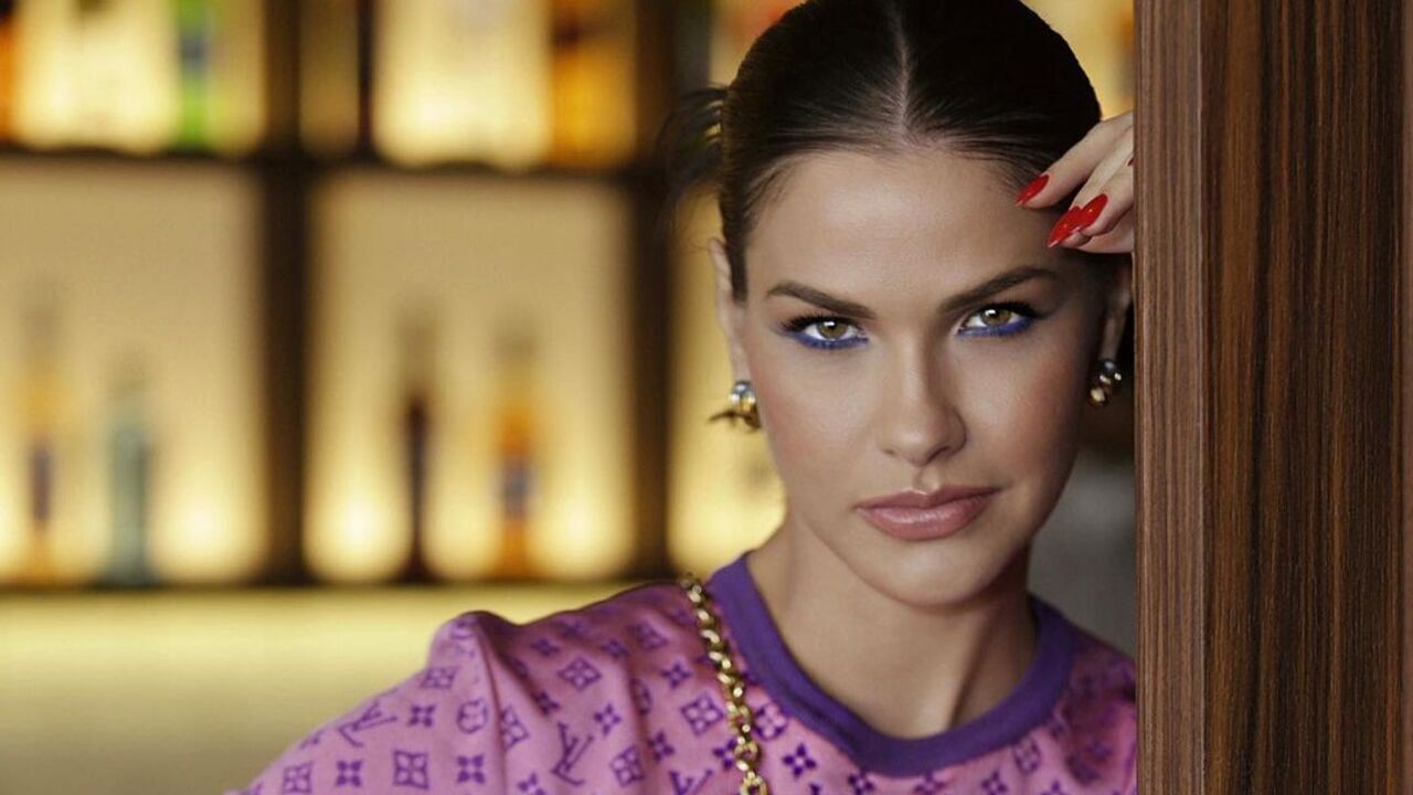 Na Holanda, Andressa Suita rouba a cena com look básico de mais de R$ 30 mil