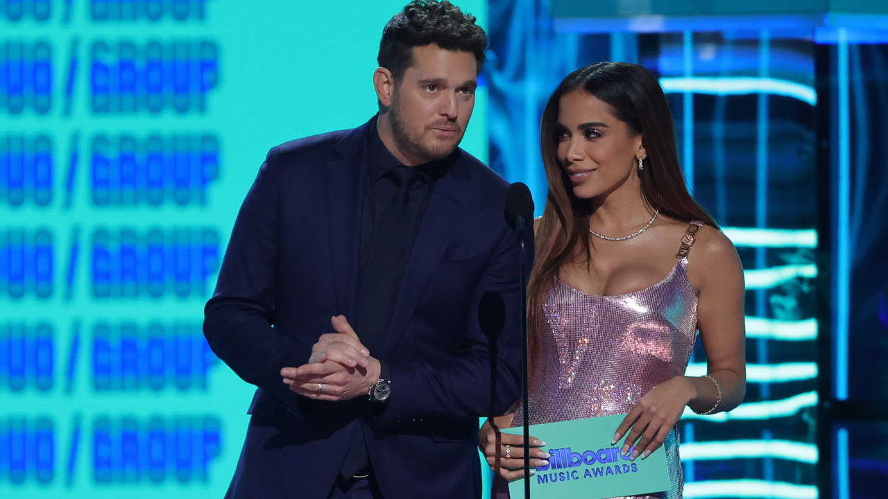 Anitta surpreende no Billboard Music Awards falando vários idiomas