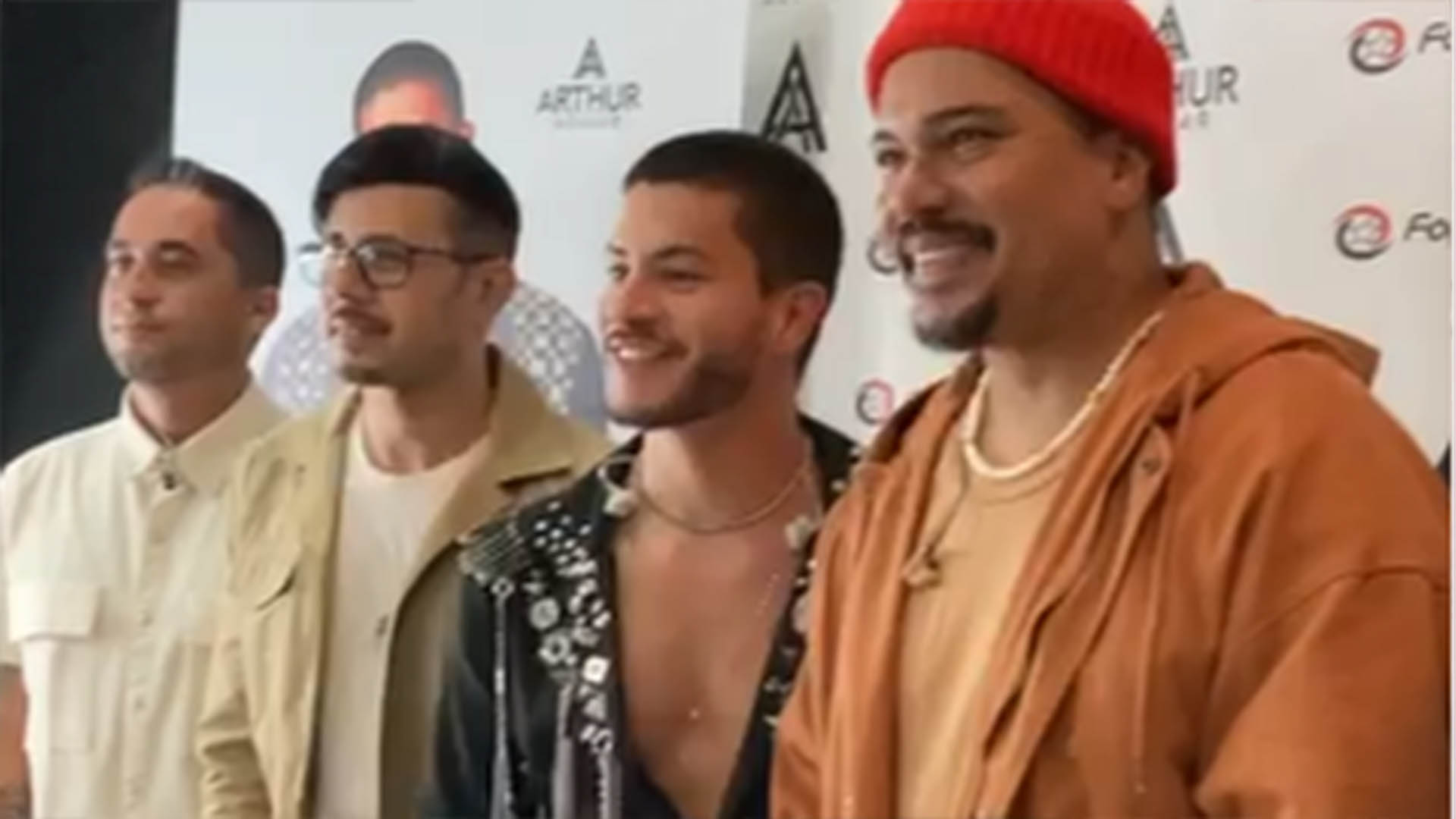 Arthur Aguiar grava novo projeto musical com Sorriso Maroto e Matheus & Kauan