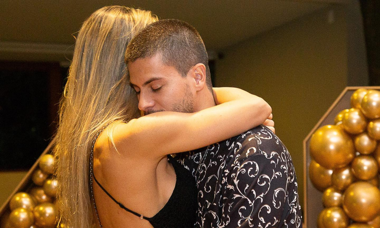 Arthur Aguiar conta que Maíra Cardi está recebendo ameaças: ”Muito pesado”