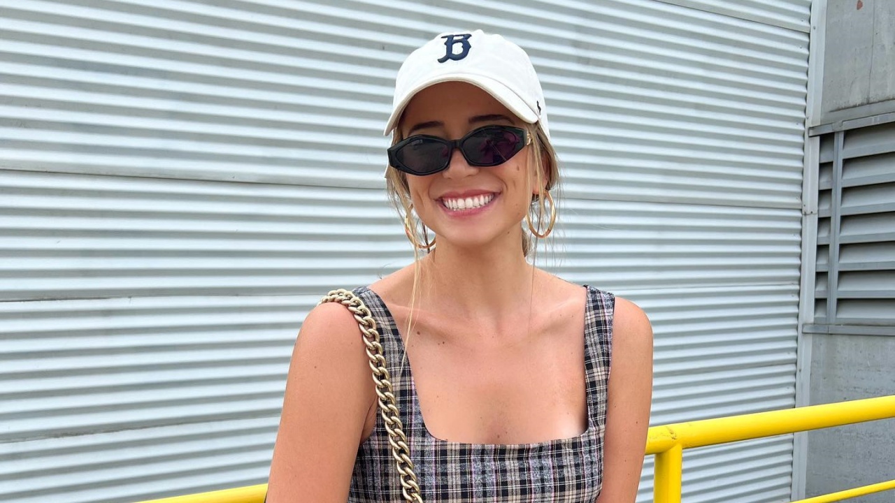 Bianca Olivo abre álbum de fotos em Paris e impressiona com o estilo: ”Maravilhosa”
