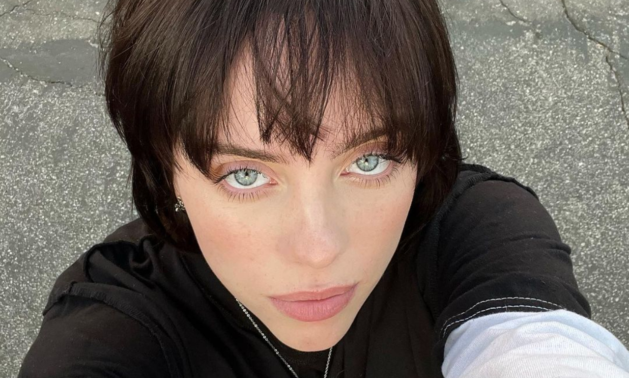 Billie Eilish desabafa sobre viver com a Síndrome de Tourette