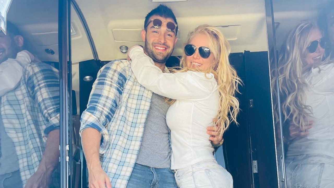 Britney Spears e Sam Asghari marcam data do casamento: ”Um conto de fadas”