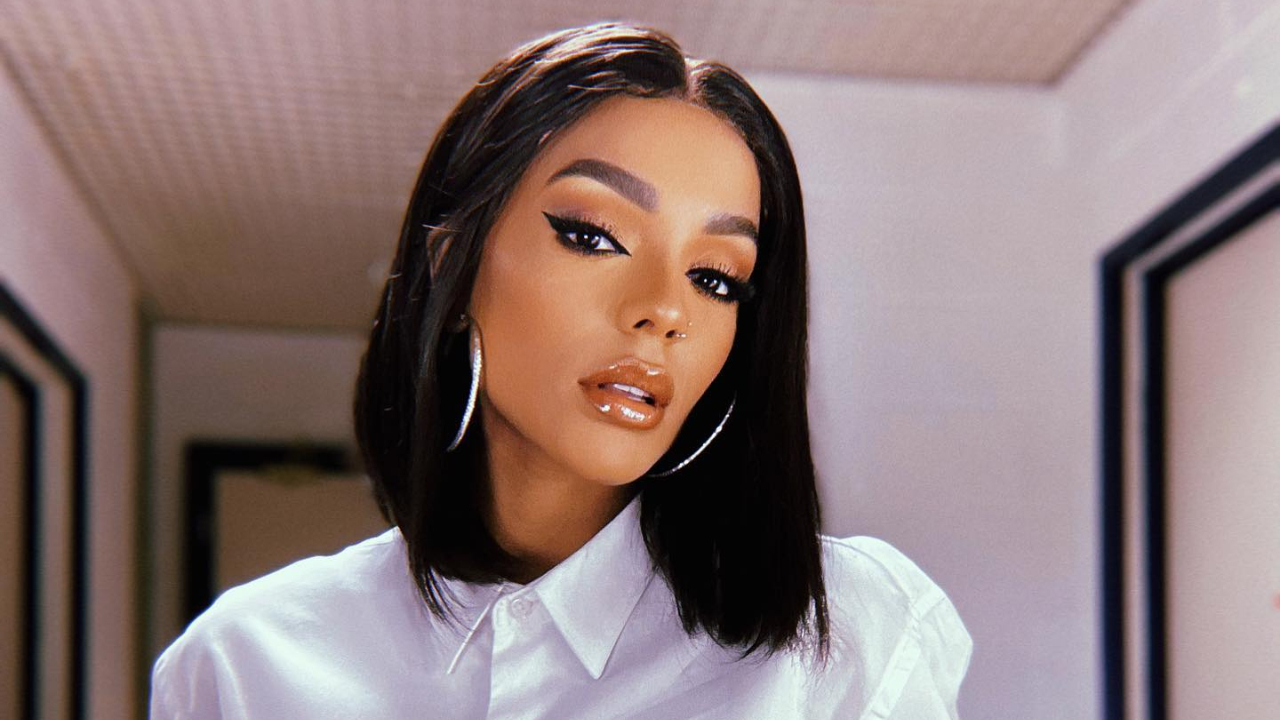 Com look marrom ousado e estiloso, Brunna Gonçalves publica cliques em Los Angeles