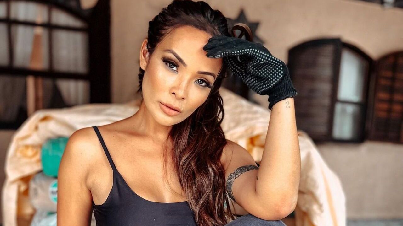 Filho adotivo de Carol Nakamura decide voltar para a mãe biológica