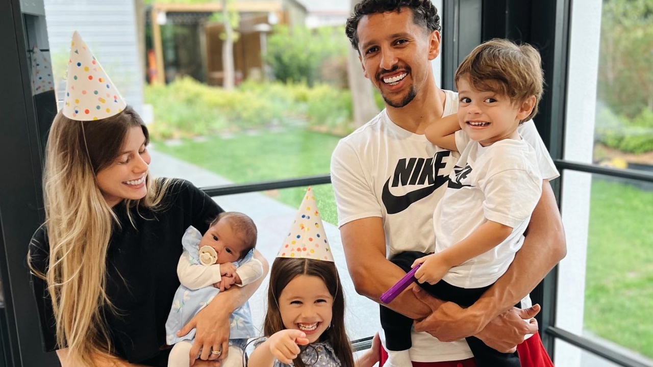 Carol Cabrino e Marquinhos comemoram primeiro mês da filha, Martina: “Muito amor”