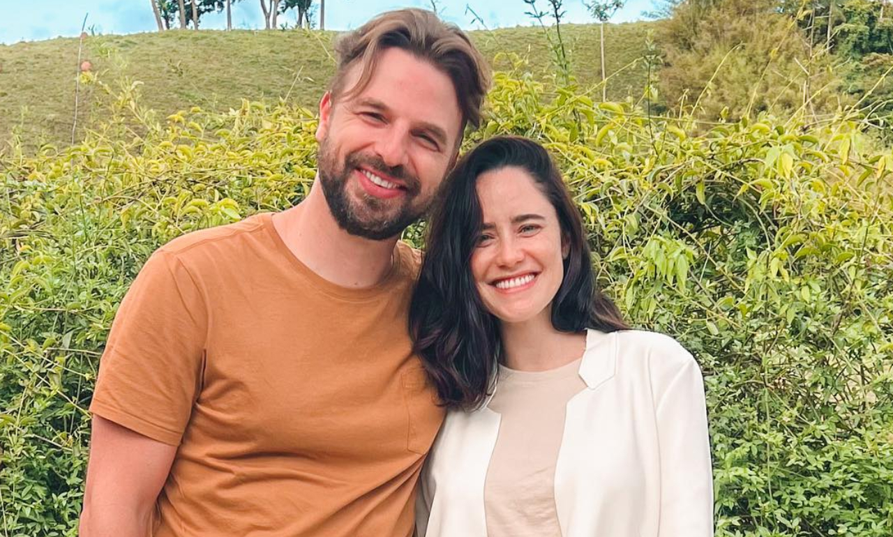 Cássio Reis posta cliques inéditos da primeira gravidez de Fernanda Vasconcellos: ”Te amamos mamãezinha”