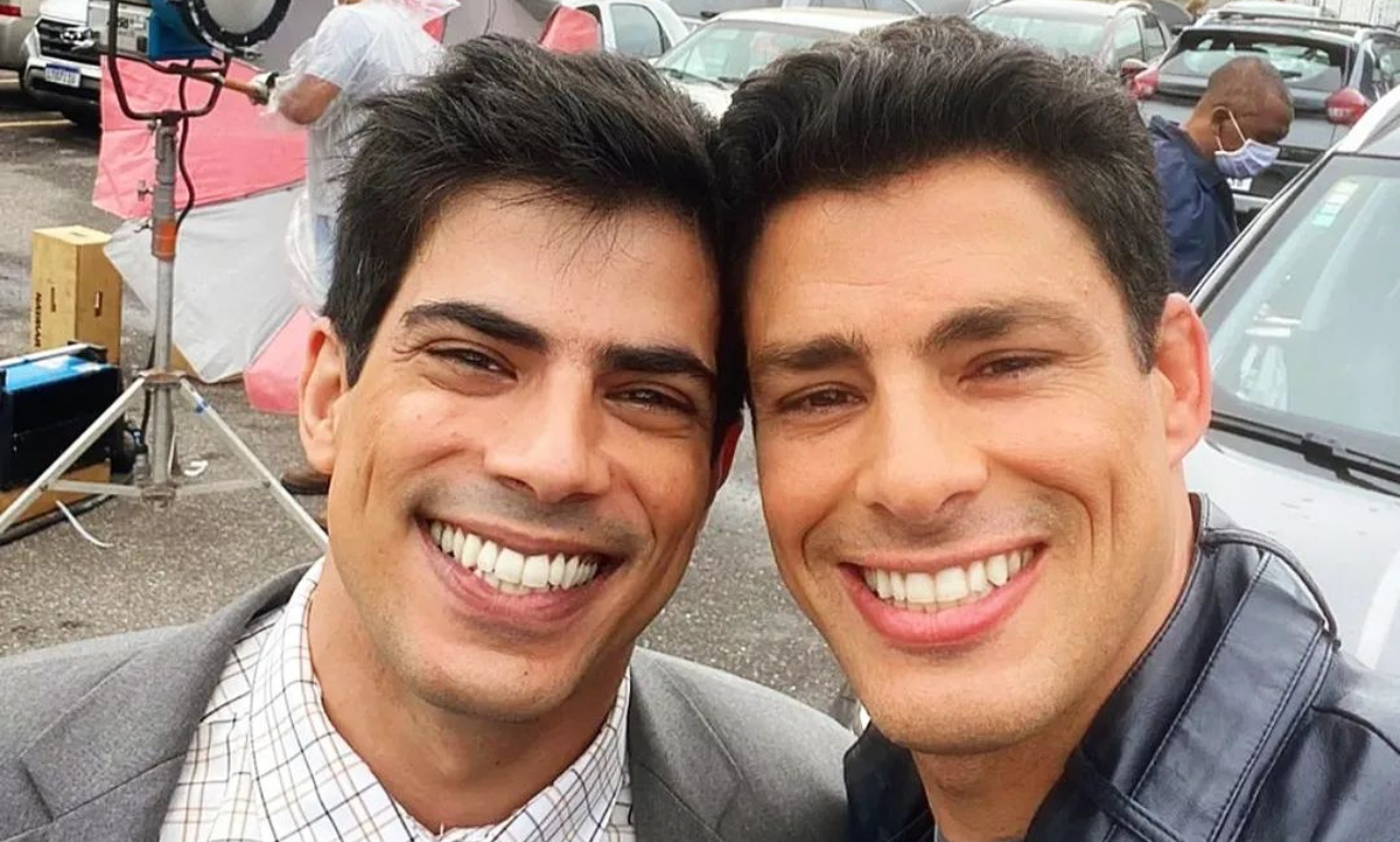 Cauã Reymond publica selfie com o irmão e seguidores piram: ”O verdadeiro significado de tanto faz”