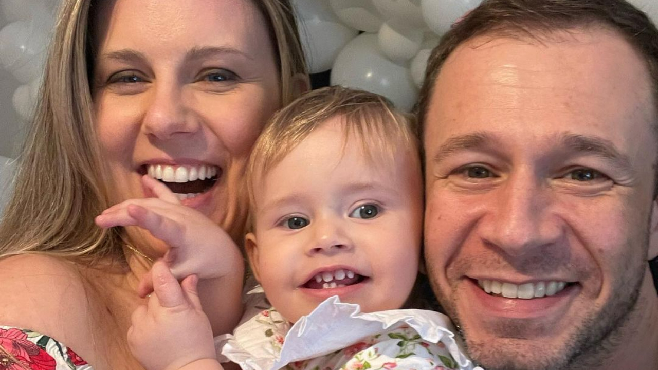 Daiana Garbin choca fãs ao exibir a semelhança de Lua com Tiago Leifert pequeno: ”Xerox”