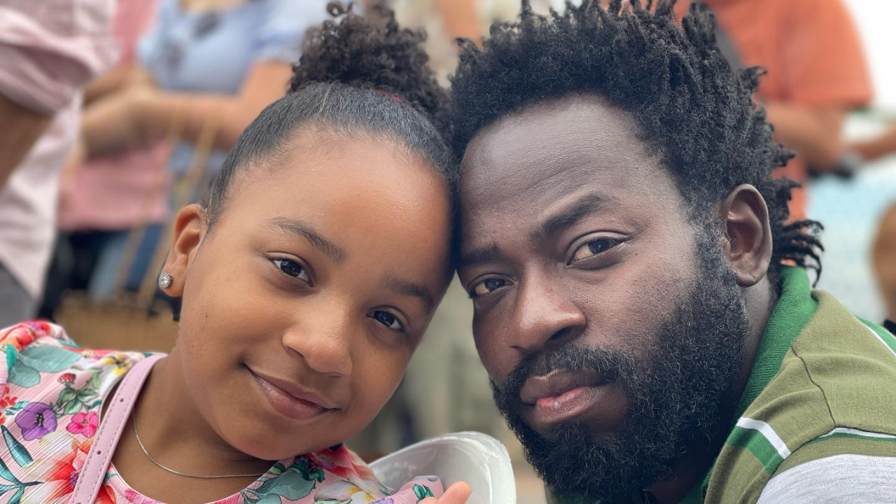 Douglas Silva e a filha conquistam a web ao aparecerem dançando em vídeo inédito