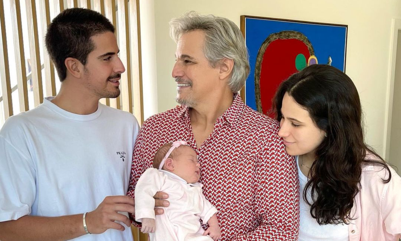 Enzo Celulari e Sophia Raia celebram 3 meses da irmã caçula e Edson Celulari se derrete: ”Que trio”