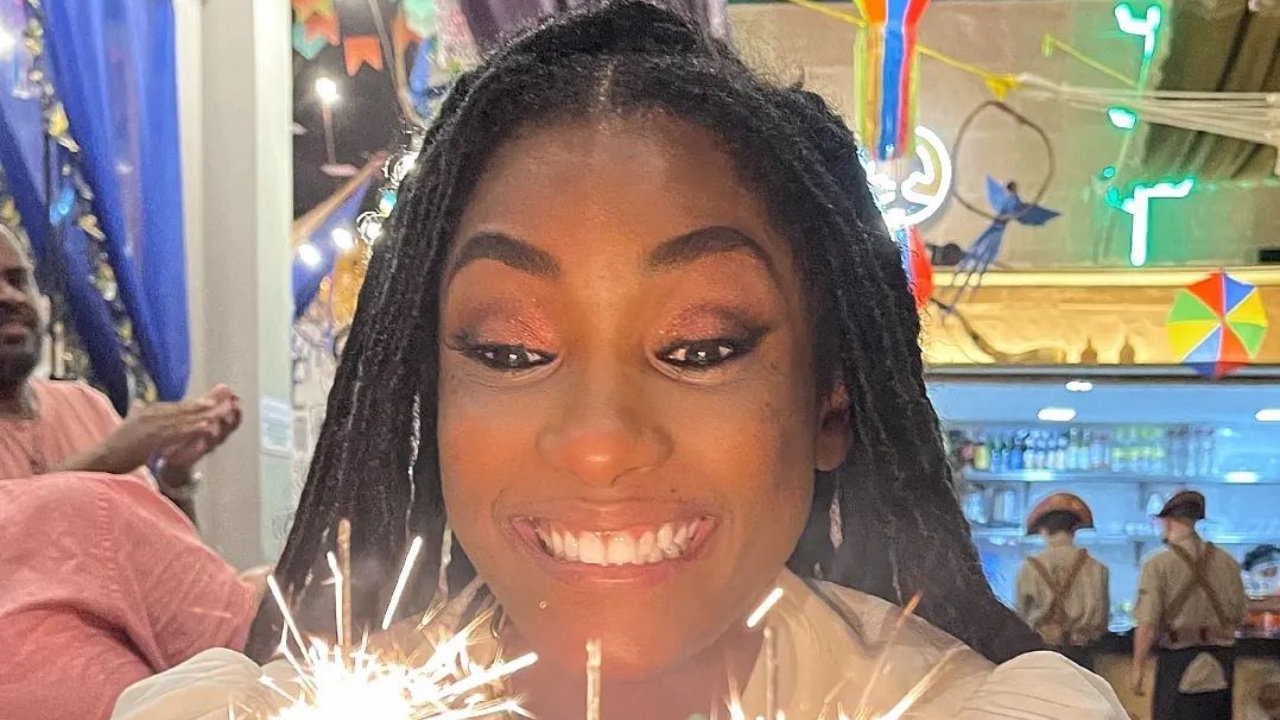 Erika Januza faz reflexão ao completar 37 anos: “Só motivo para agradecer