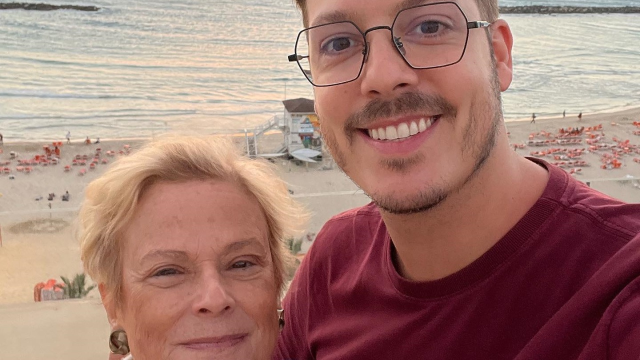 Fabio Porchat leva avó para conhecer Israel: “Prometi que traria ela”