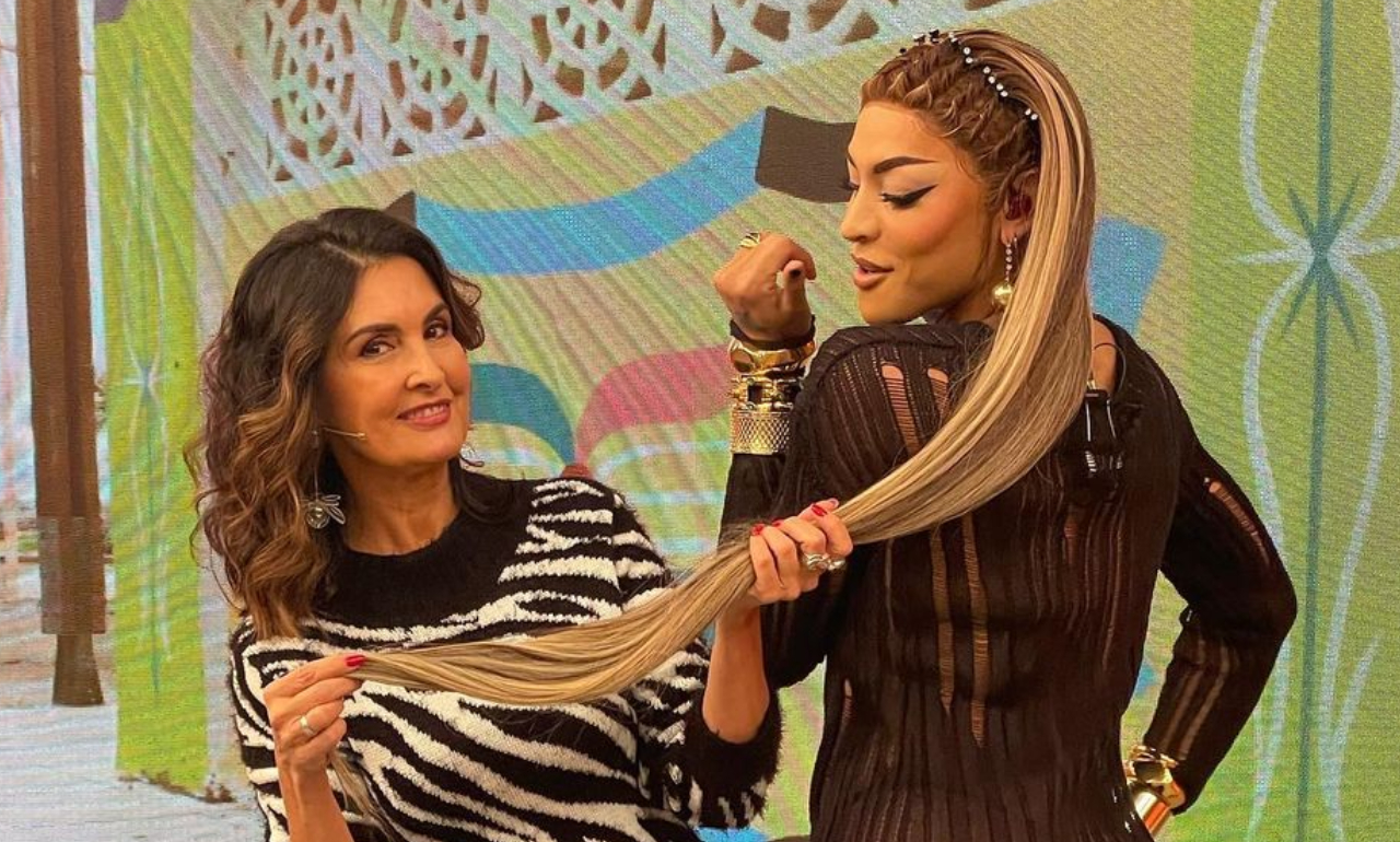 Fátima Bernardes compartilha fotos com Pabllo Vittar e se surpreende com tamanho de peruca: ”1,45m”