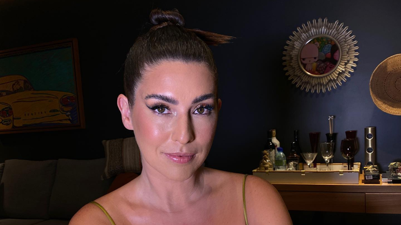 Fernanda Paes Leme surge loira em registro e conquista a web: ”Maravilhosa com qualquer cor de cabelo”
