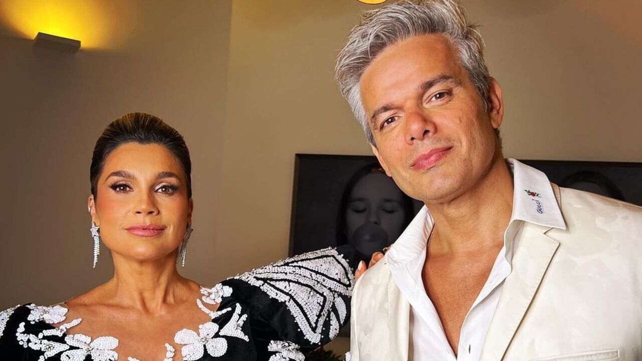 Otaviano Costa posta fotos de Flávia Alessandra de biquíni: ”Linda demais”