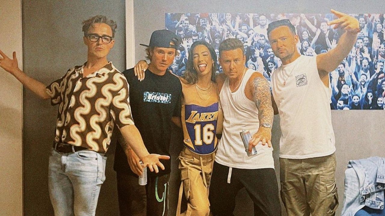 Gabi Brandt realiza sonho e conhece a banda McFly: “14 anos esperando esse momento”