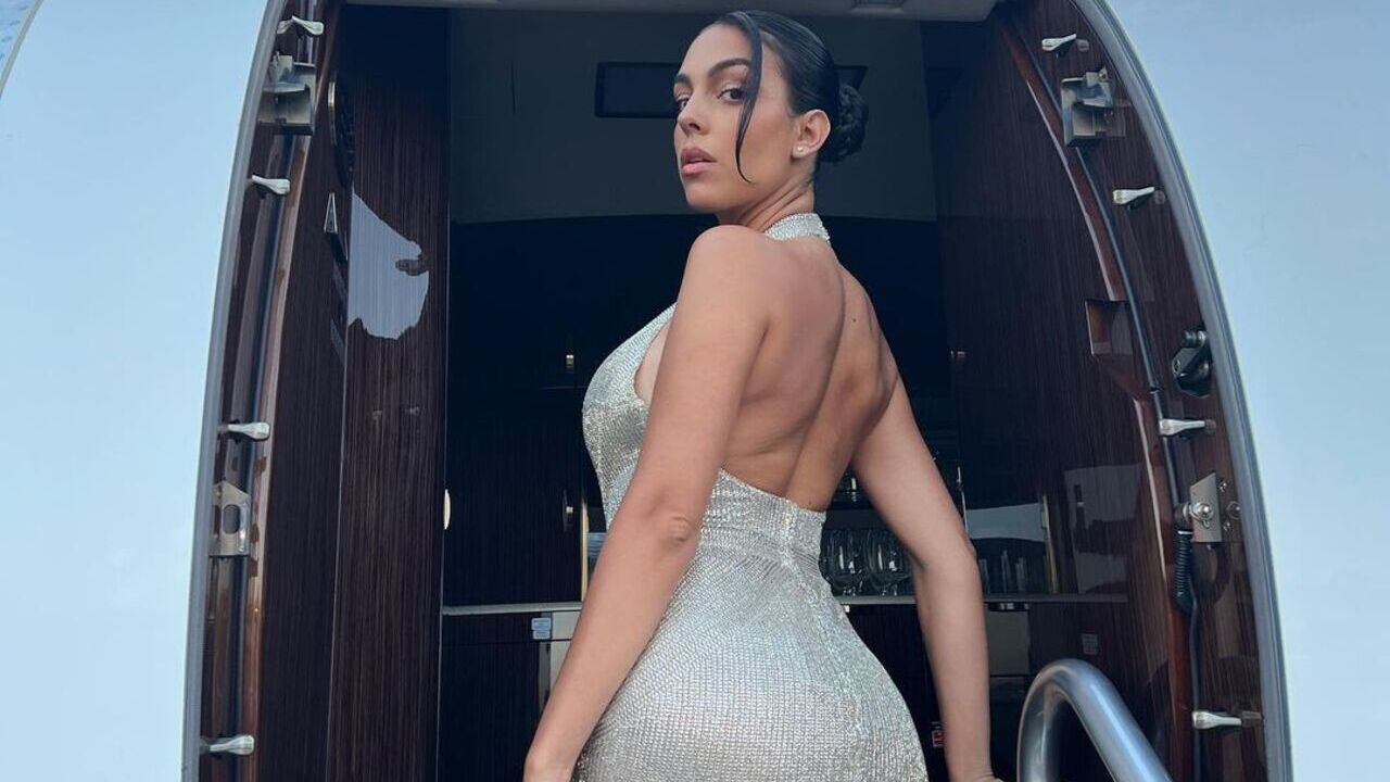 Após um mês do nascimento da filha, esposa de Cristiano Ronaldo exibe corpaço em Cannes
