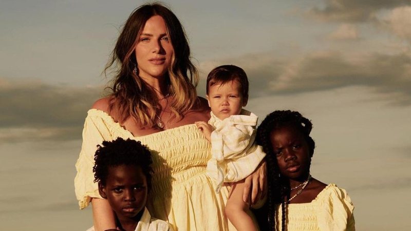 Filhos de Giovanna Ewbank e Bruno Gagliasso se divertem juntos com carrinhos motorizados