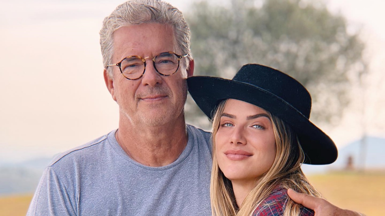 Giovanna Ewbank presta homenagem no aniversário do pai: “Meu herói”