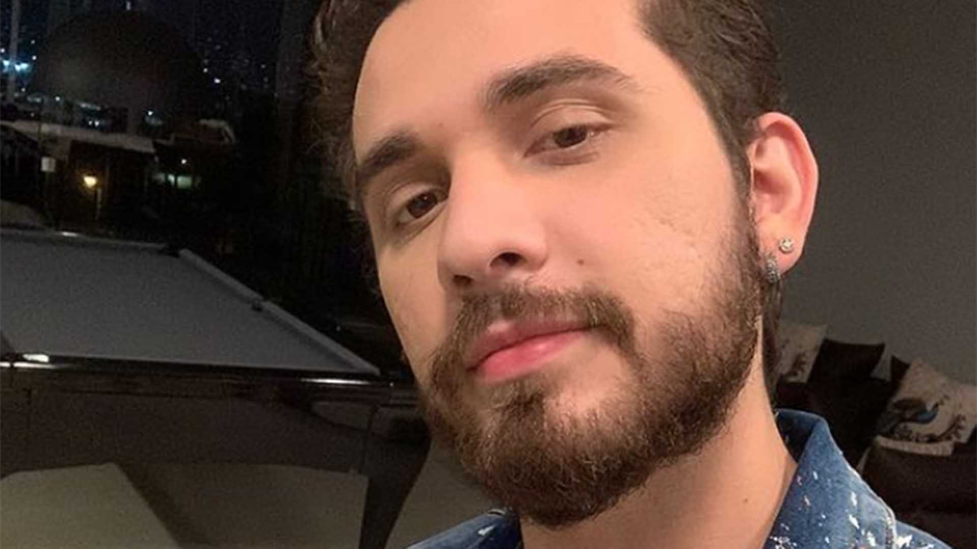 Gustavo Mioto pede desculpas após palavrões em show