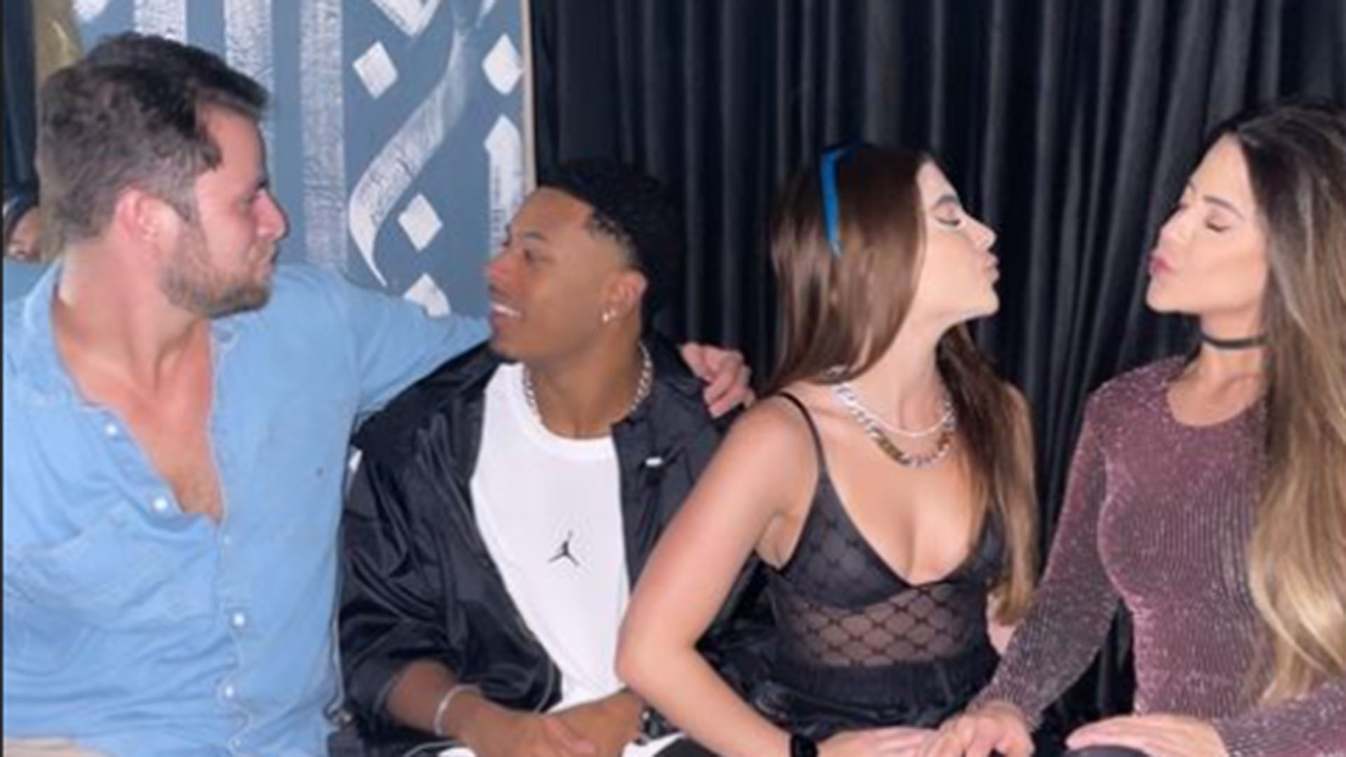 Jade Picon e Paulo André surgem na mesma foto em balada