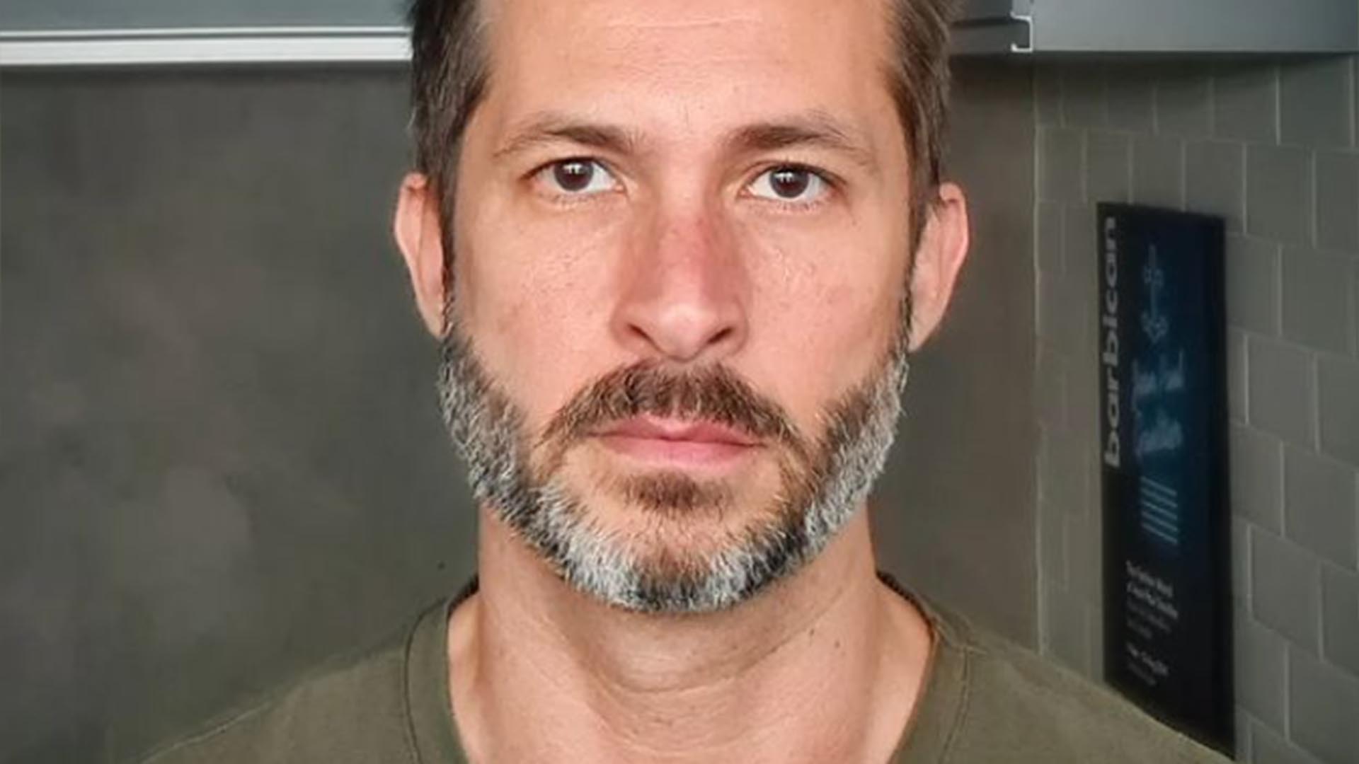 Ator de ‘Carrossel’, Gustavo Wabner mostra foto inédita com o marido