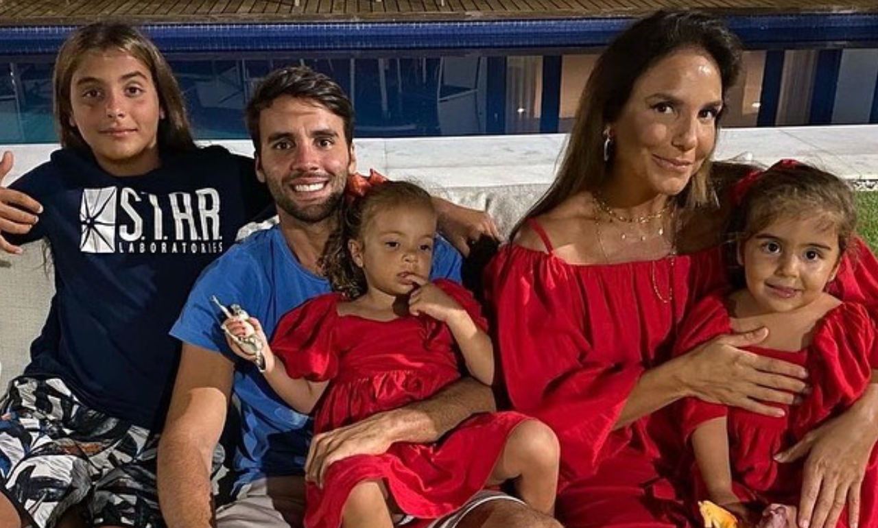 Ivete Sangalo organiza festa de São João antecipada com a família