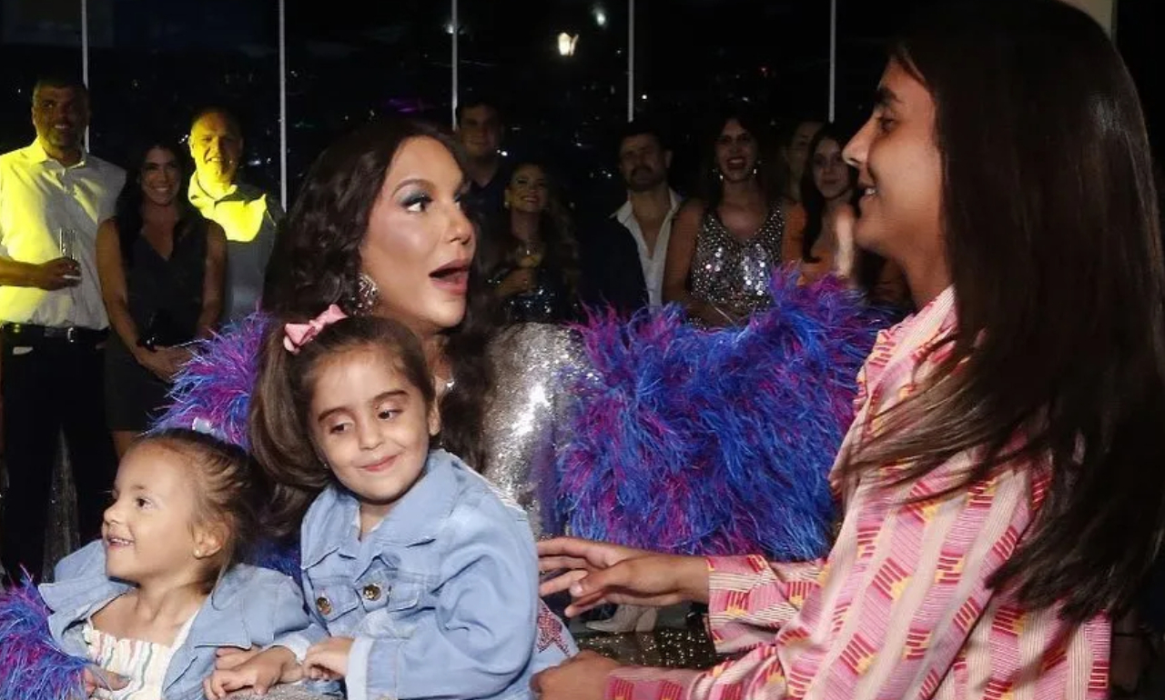 Ivete Sangalo recebe homenagem de aniversário dos filhos, Marcelo, Helena e Marina