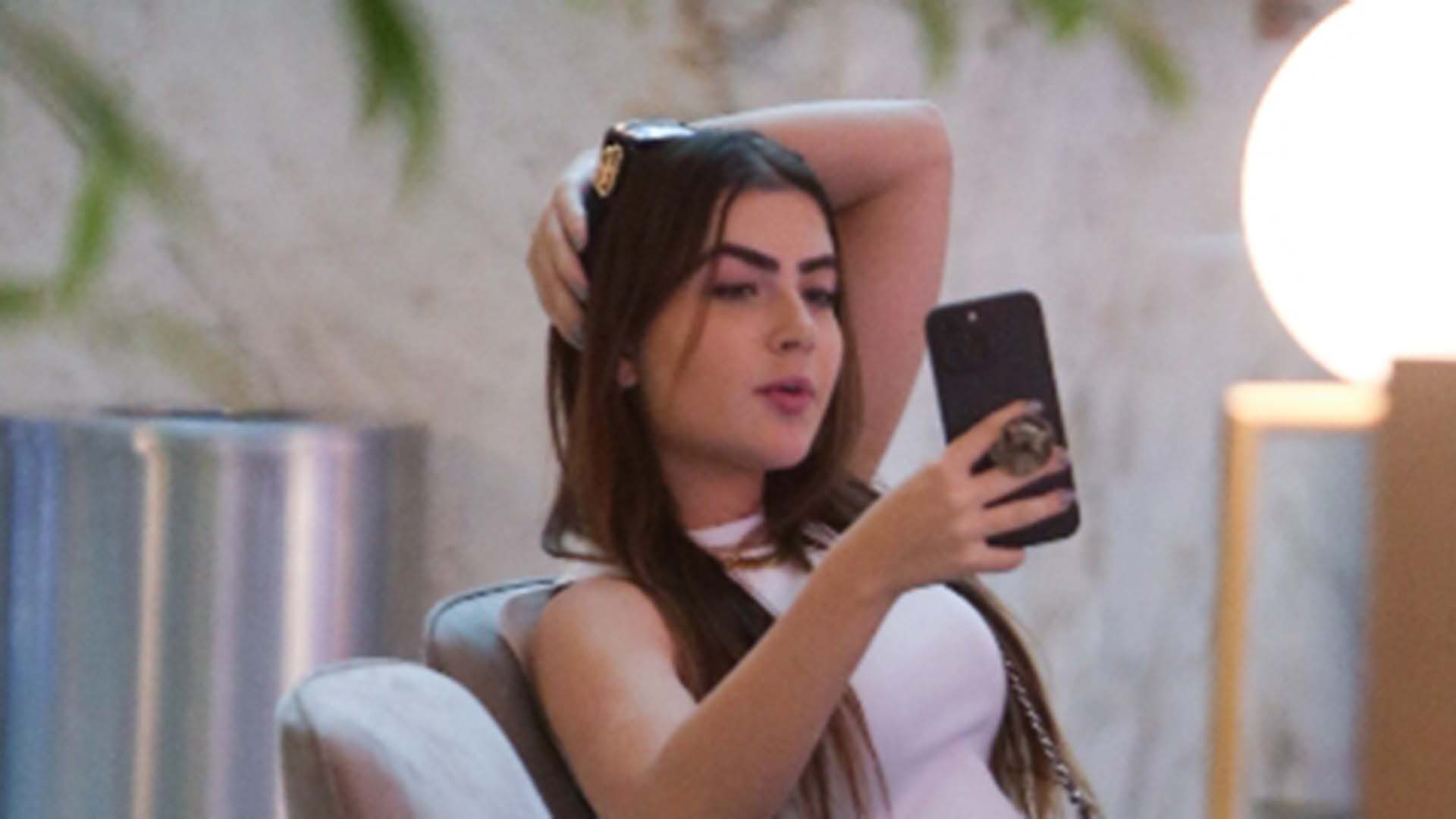Ex-BBB Jade Picon exibe a barriguinha sarada em nova selfie