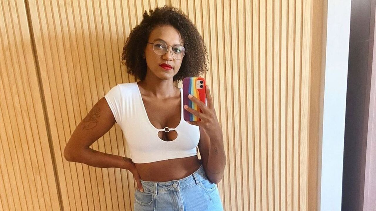 Ex-BBB Jessilane Alves muda o visual com a ajuda da mãe e impressiona