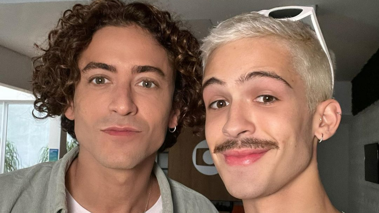 João Guilherme e Jesuíta Barbosa se encontram nos corredores da TV Globo: ”Loucura no Multiverso”