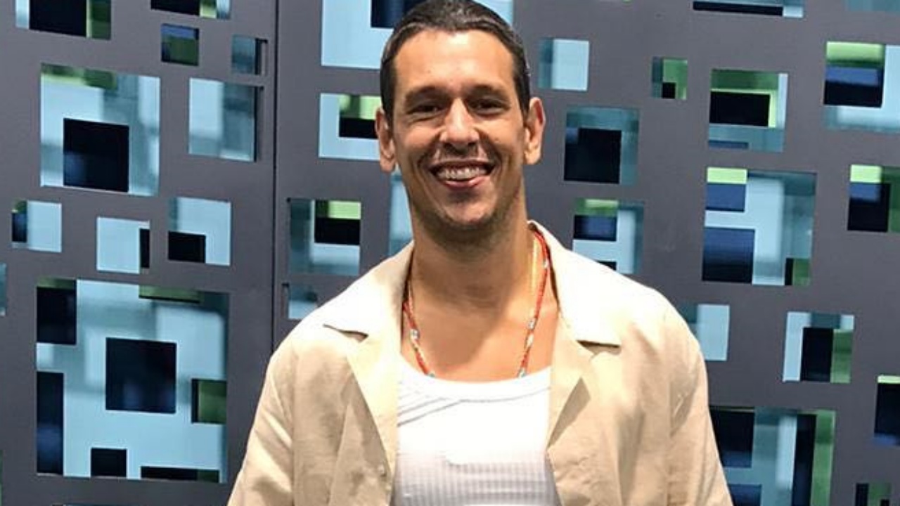 João Vicente de Castro relembra foto na piscina: “Saudade de quando fazia mais de 15ºC”