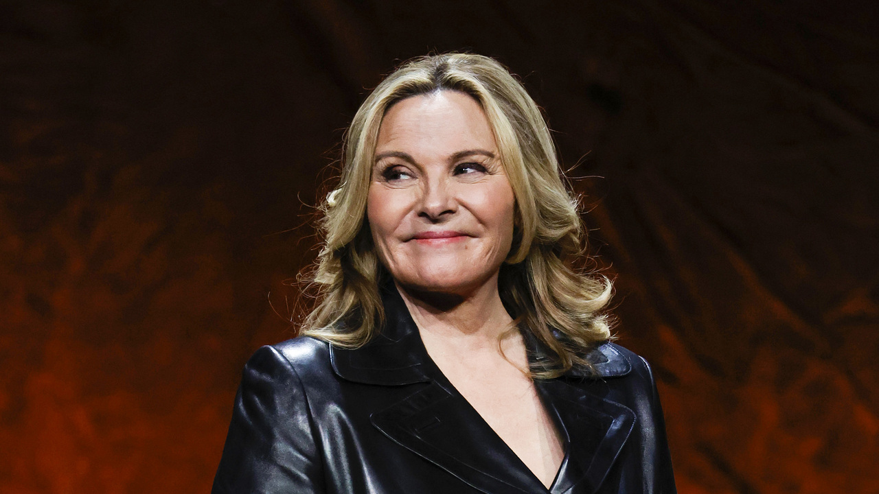 Atriz de “Sex And The City” revela que não foi convidada para participar de “And Just Like That” e detona a série