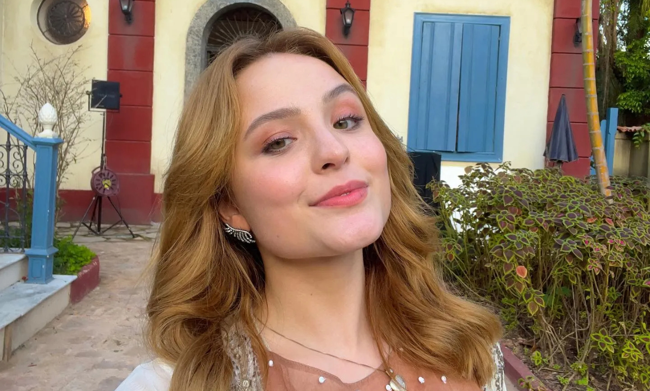 Larissa Manoela fala sobre a reta final da novela Além da Ilusão: ”Começamos a nos despedir”