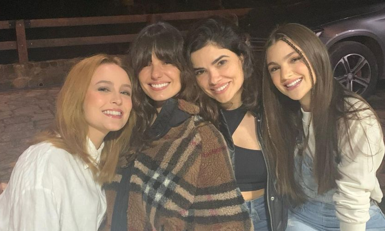 Larissa Manoela posta fotos com Isis Valverde e Vanesse Giácomo: ”Baita encontro”
