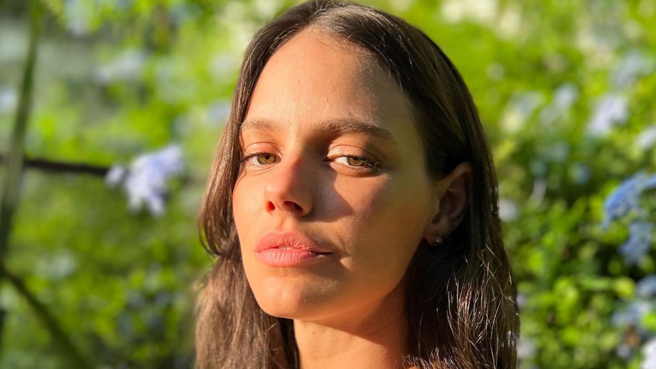 Semelhança entre Laura Neiva e o filho caçula impressiona os fãs: “Sua cópia”