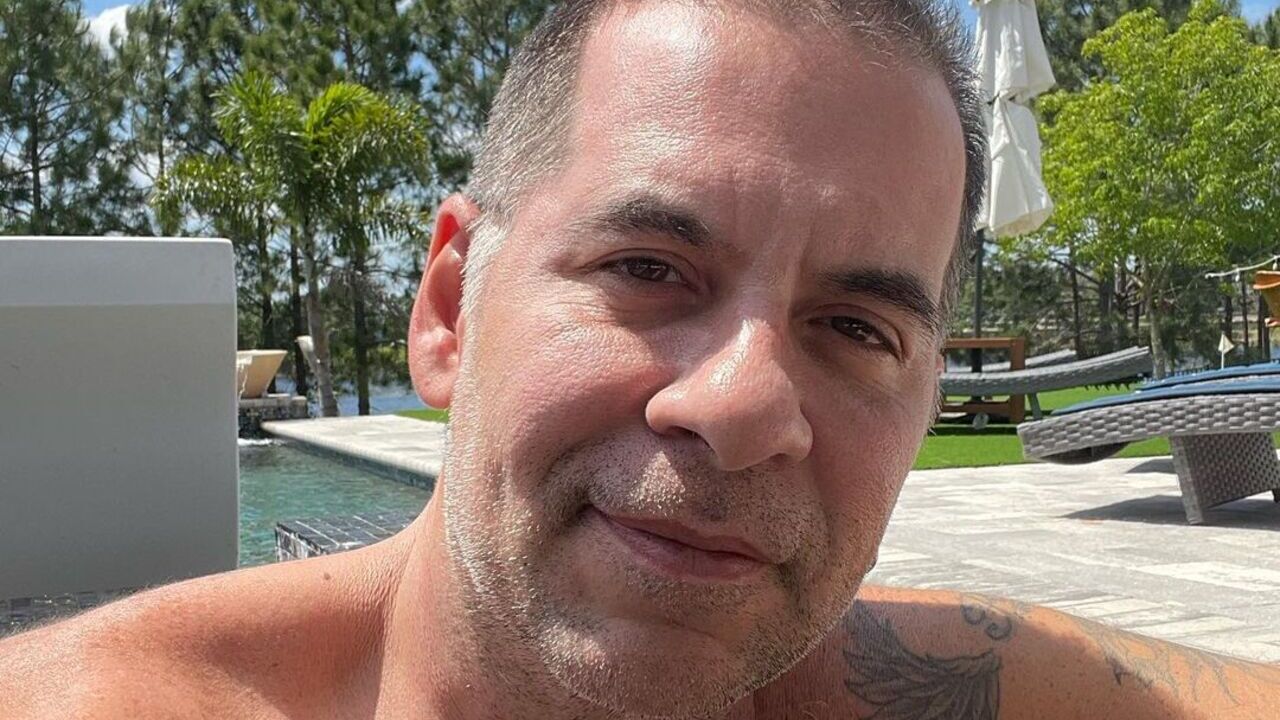 Leandro Hassum posta foto com a esposa e brinca: ”Não é minha filha”