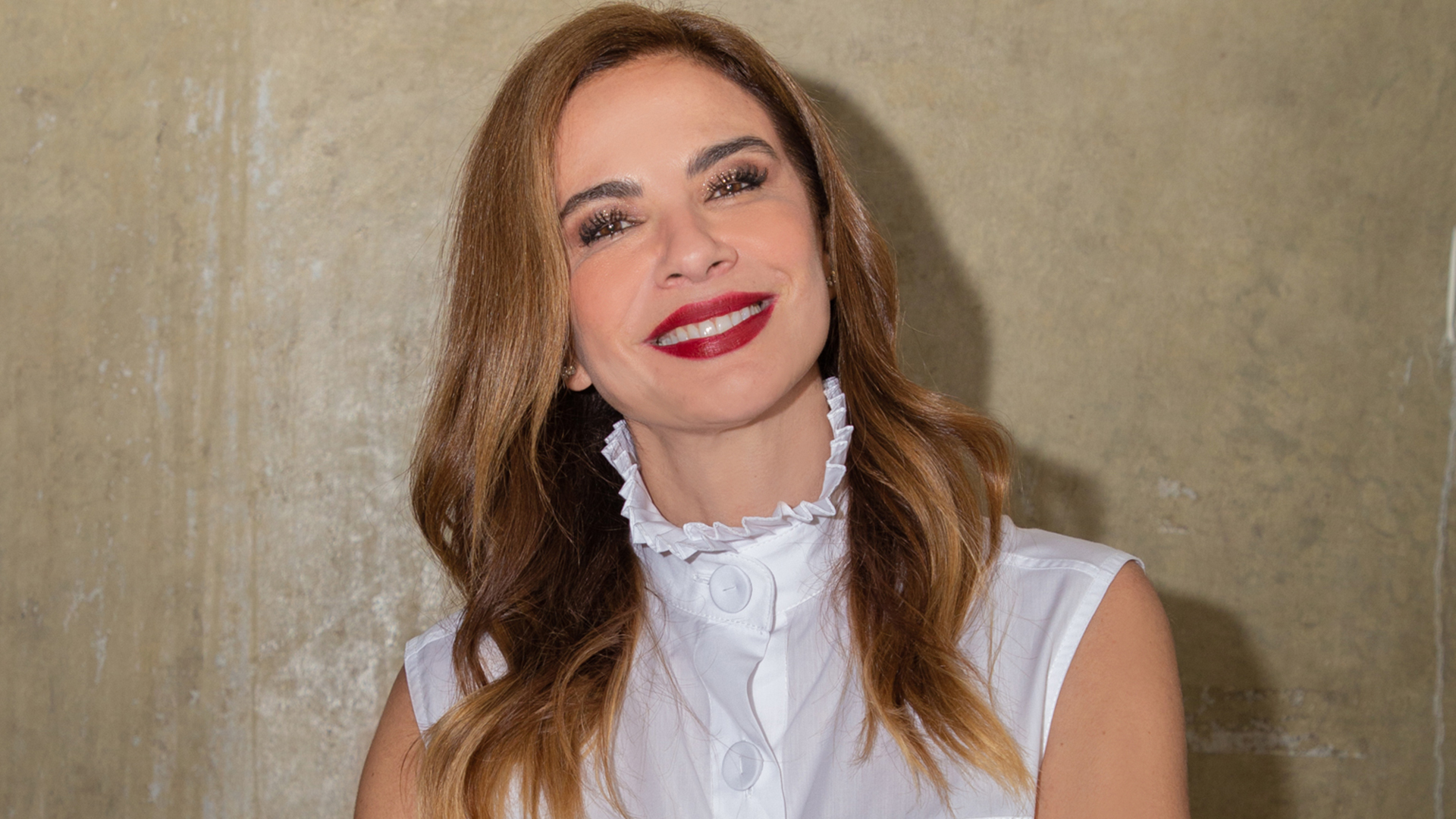 Luciana Gimenez ganha novo programa na RedeTV!